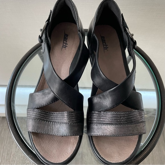 Like new Earth chunky leather wedge heel sandal. Size 7B (medium width) - Picture 3 of 10